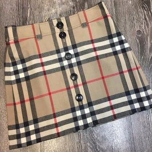 Burberry Mini Skirt | LIKE NEW, Excellent Condition